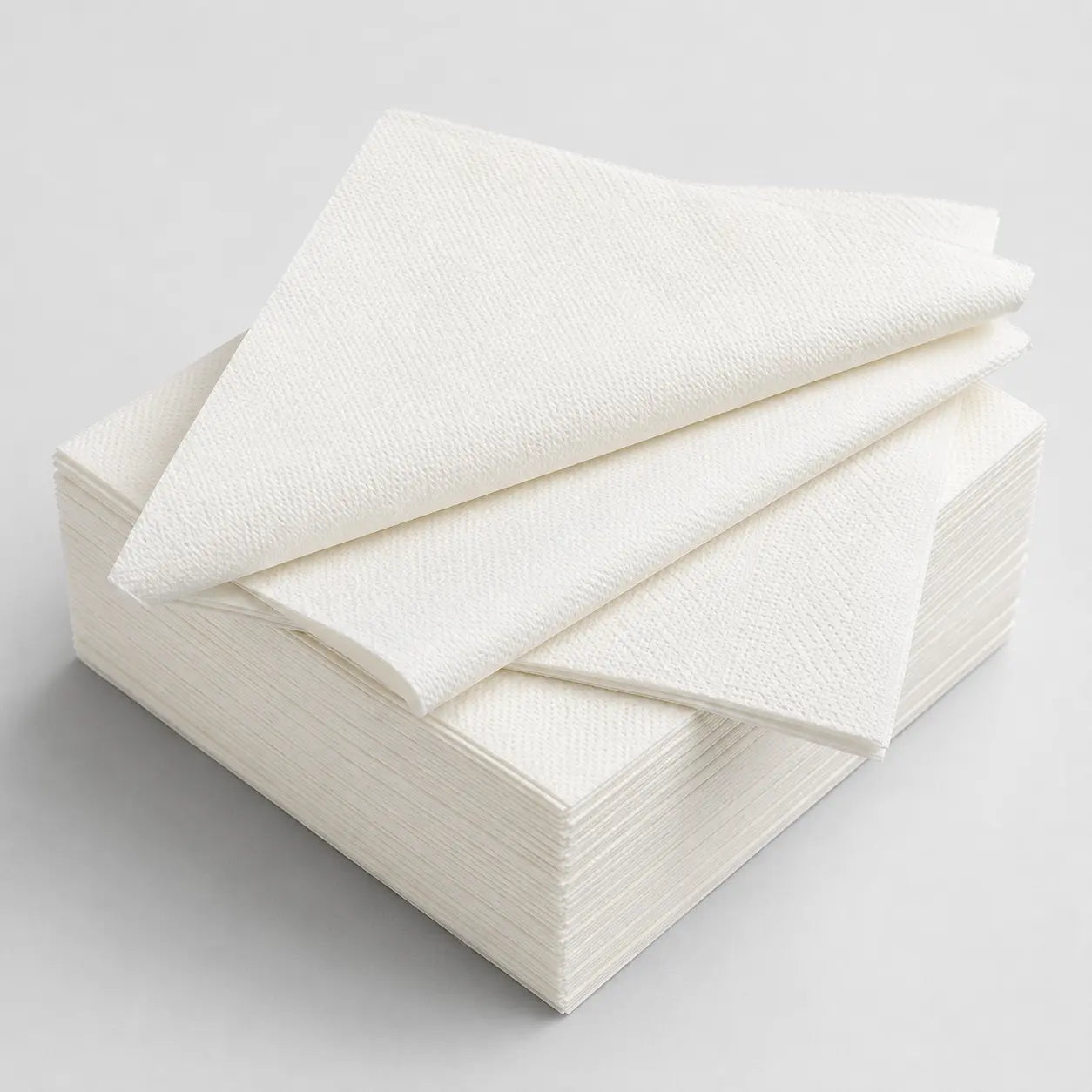 Milieuvriendelijk Wegwerp Wit Zuiver Houtpulp Dinerservet – 40x40cm | 2-laags, 1/4 Gevouwen